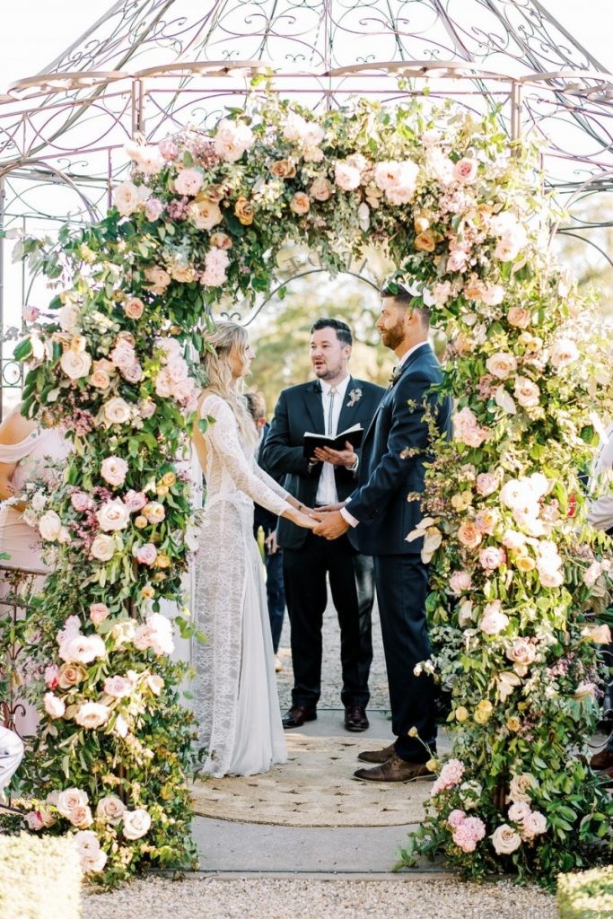 wedding in california how to get married in california chic california wedding boho and black accents 13