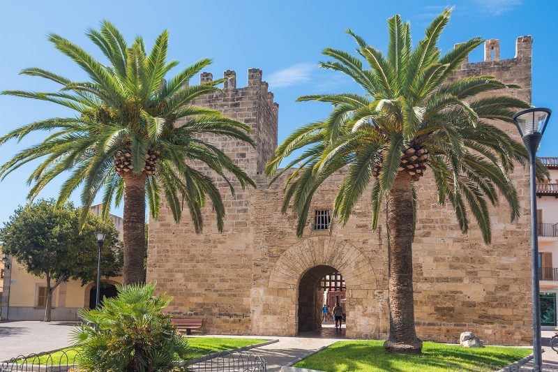 the best guide to discovering alcudia island of menorca map of alcudia 7