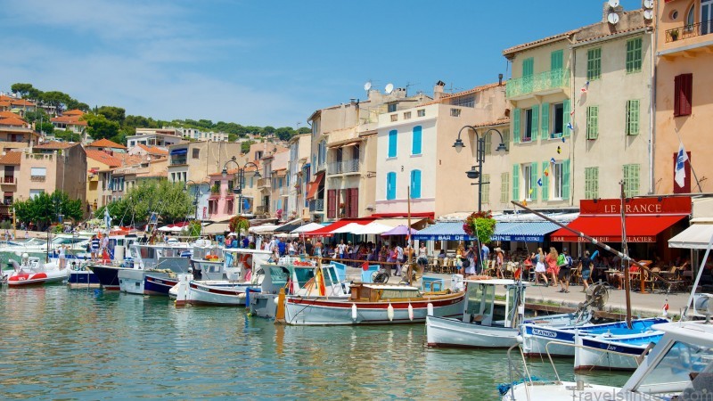 cassis travel guide for tourist map of cassis 10