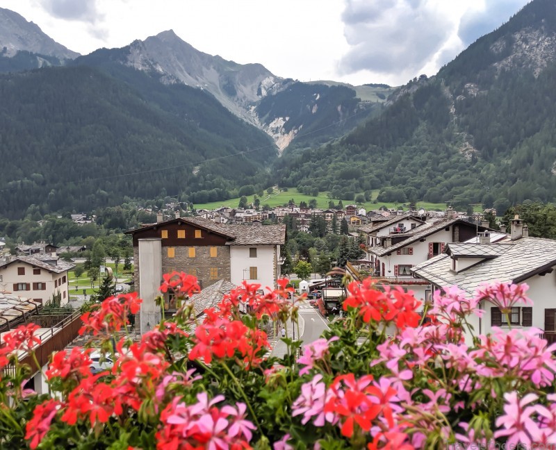map of courmayeur travel guide for tourist 12