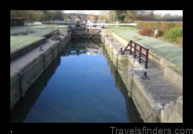 eynsham a town on the river thames
